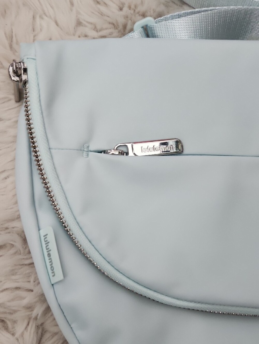 lululemon NWT All Night Festival Bag 5L - Picture 5 of 9